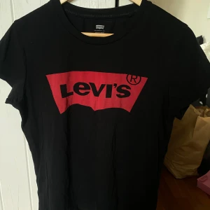 Tröja  - Ville sälja min älskade tröja. L