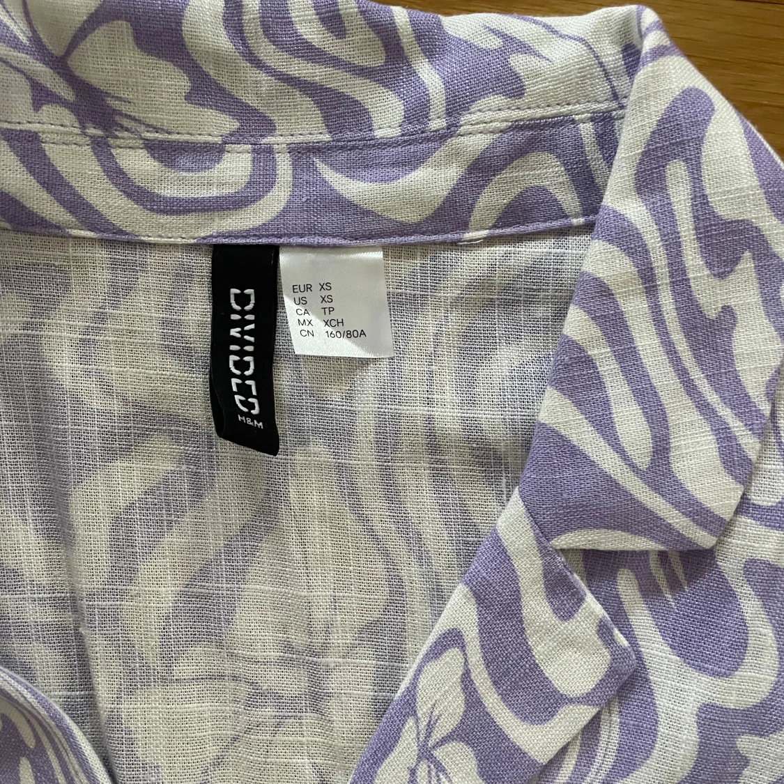 Kortärmad skjorta 💜🤍 - 90