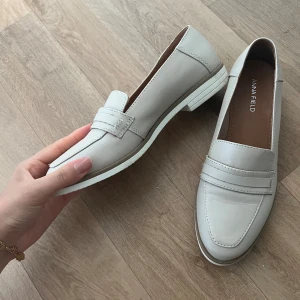 Loafers dam - Beige loafers, endast en gång använd  Slip-ins