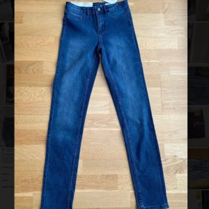 Skinny jeans esmara - Helt nya skinny jeans från esmara med prislapp.