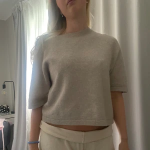 &other stories tröja - super fint skick! storlek s från &other stories🥰🥰🥰