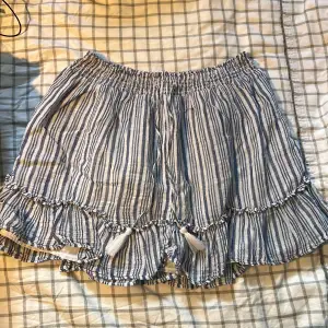 Jättefin kjol, perfekt till sommaren och stranden, stl S, 100kr + frakt