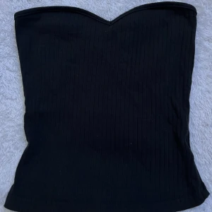 Svart topp - Sjukt fin topp som inte kommit till användning! 