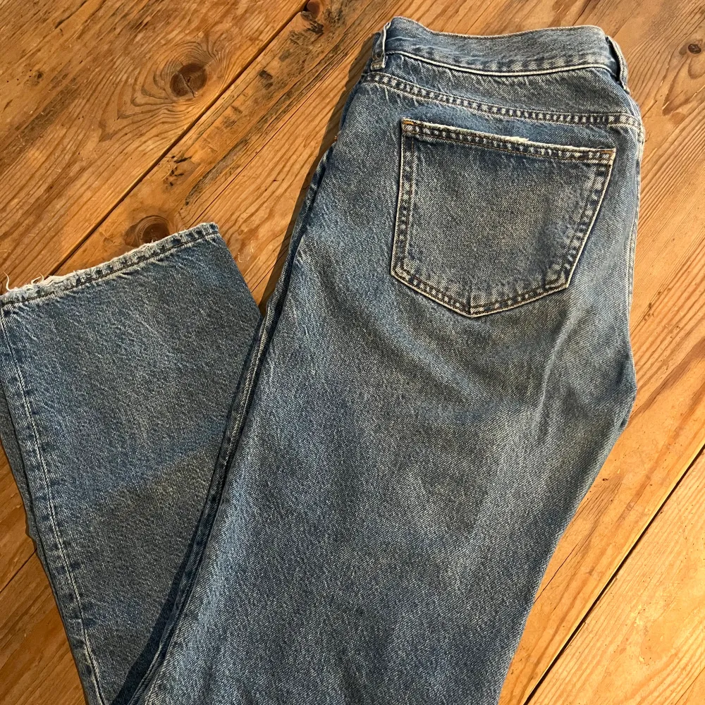 Lågmidjade jeans från GinaTricot. Jeans & Byxor.