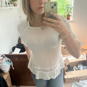 Blus/t-shirt - Snygg t-shirt från Spirit i bra skick! 