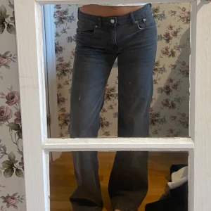 90’s boot jeans  - Från lager 157 i storlek S short. Passar mig som 166 bra i längden. Typ aldrig använda och bra skick. Lägger ut som intressekoll!!
