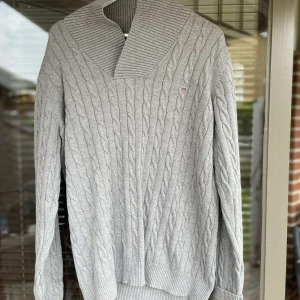 Gant sweatshirt  - Säljer nu denna gant sweatshirten då den inte kommer till någon användning. Storlek XL men passar L.