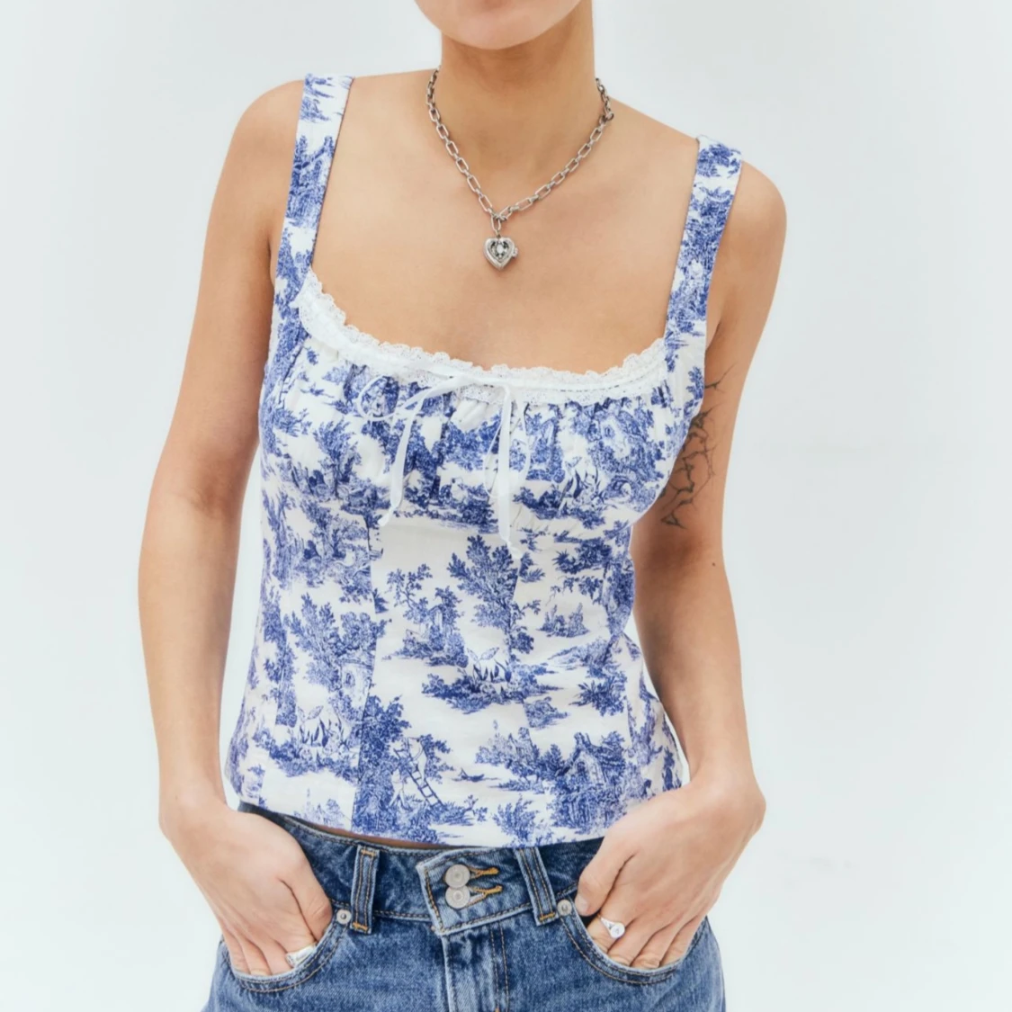Mönstrad blå topp