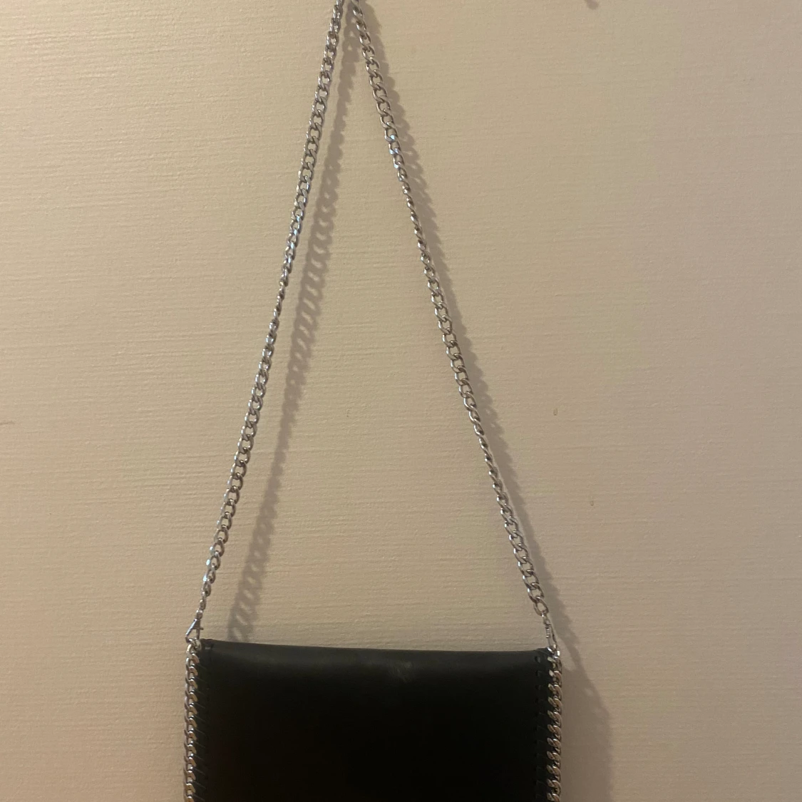 Svart lång väska - 90