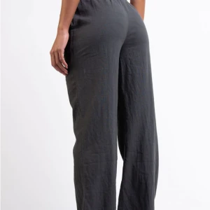 Madlady linne byxor - Hej säljer mina byxor från madlady då dem inte passar mig. Storlek xs-short