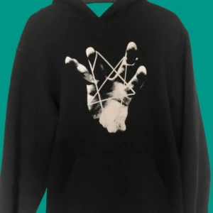 Playboi Carti WLR tour cross hoodie - 10/10 skick, sällan använd. Sitter lite oversized. Finns en uppe på Grailed för 224$≈2300Kr.