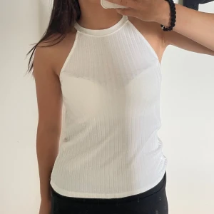 Ribbat linne - Så fint vitt ribbat linne från only ❤️