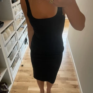 Zara klänning -  Säljer denna fina  klänningen ifrån zara❤️