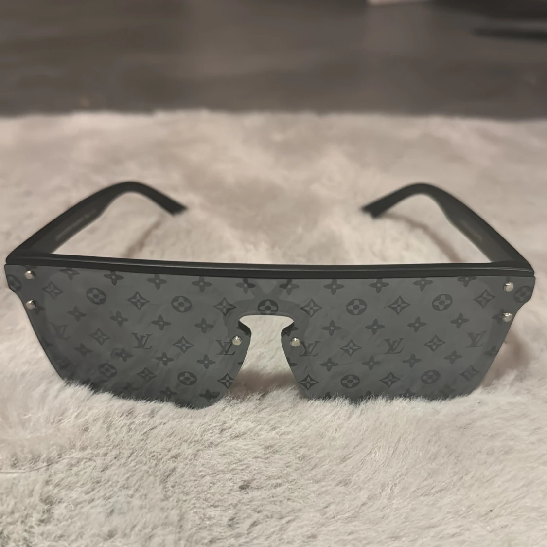 Äkta Lv glasögon pris kan diskuteras.