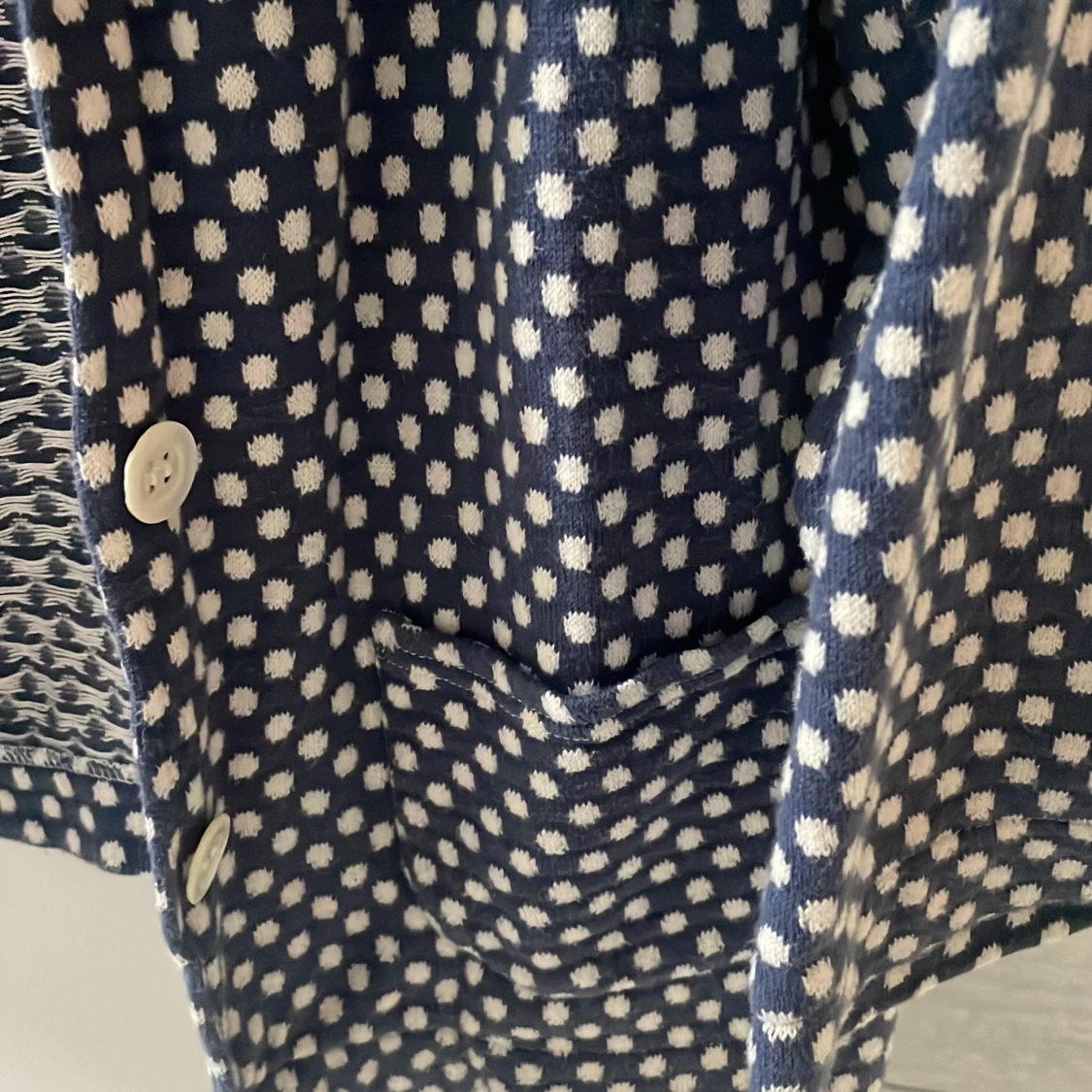 Prickig trekvartsärmad kofta  - 90