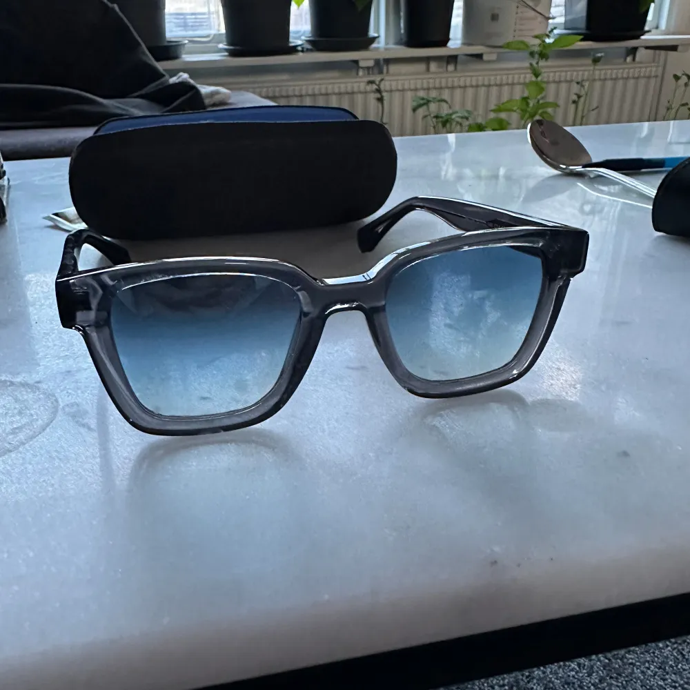 Ett par solglasögon från Paul & Friends som är knappt använda. Finns fodral med. . Accessoarer.
