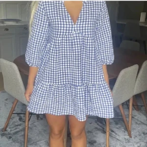 Klänning  - Så snygg rutig klänning 