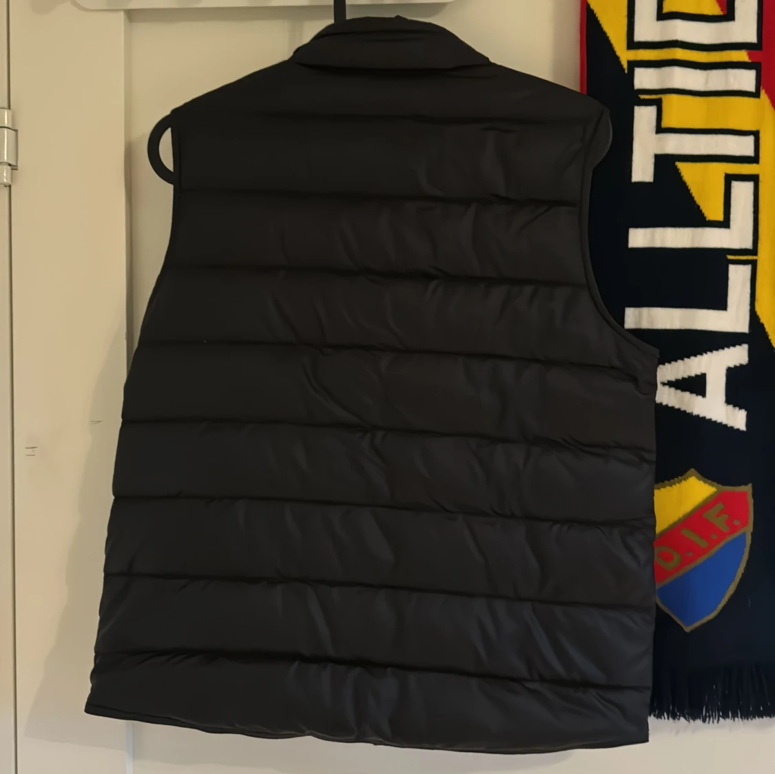 Moncler väst svart  - 90