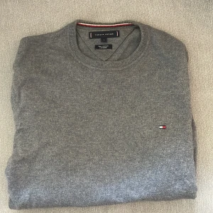 Tommy Hilfiger tröja - Cashmere!   Storlek S  Nypris 1199:- 