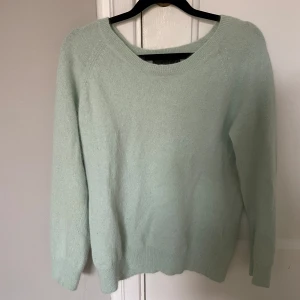 Selected femme tröja - Vet inte material men känns som mohair/kashmir. Står M men mer som S!