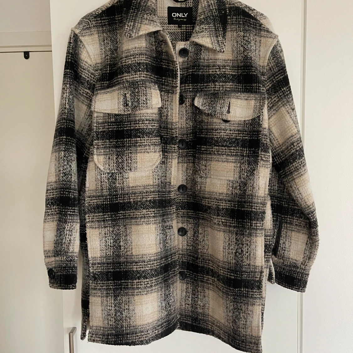 Shackets jacka från ONLY 