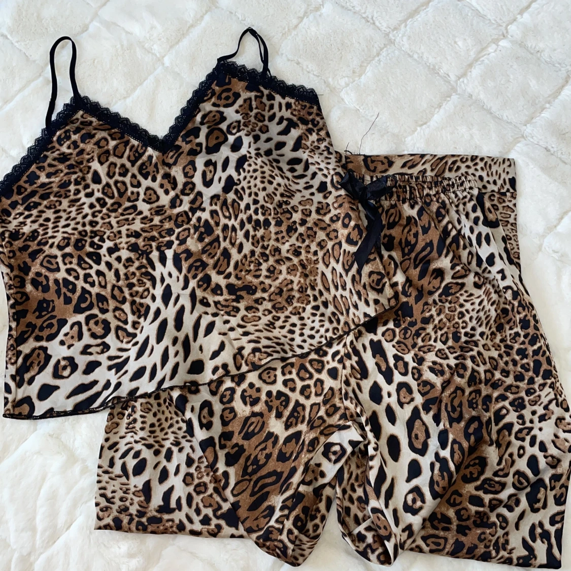 Leopardmönstrad pyjamas  - 90