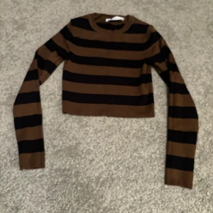 Tröja från Zara - Kortt Randing tröja från Zara. 