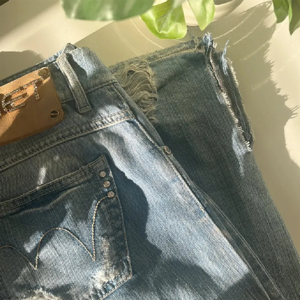 Så fina jeans ⭐️ priset kan diskuteras!. Jeans & Byxor.