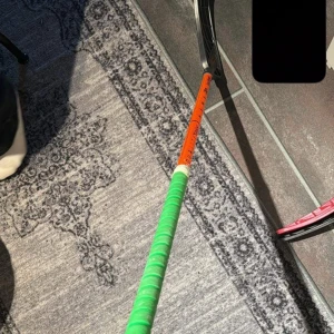 Innebandyklubba  - Säljer Salming hawk 100cm 