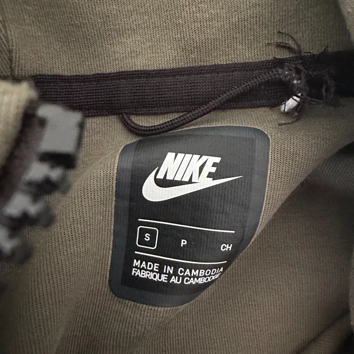 Nike tech fleece hoodie - 90