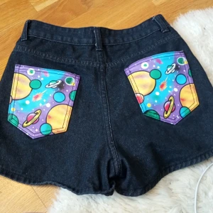 Shorts  - Cosmo shorts oanvända storlek s