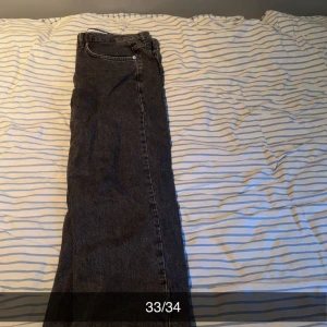 Jeans  - Har bara använt några gånger så rätt bra skick