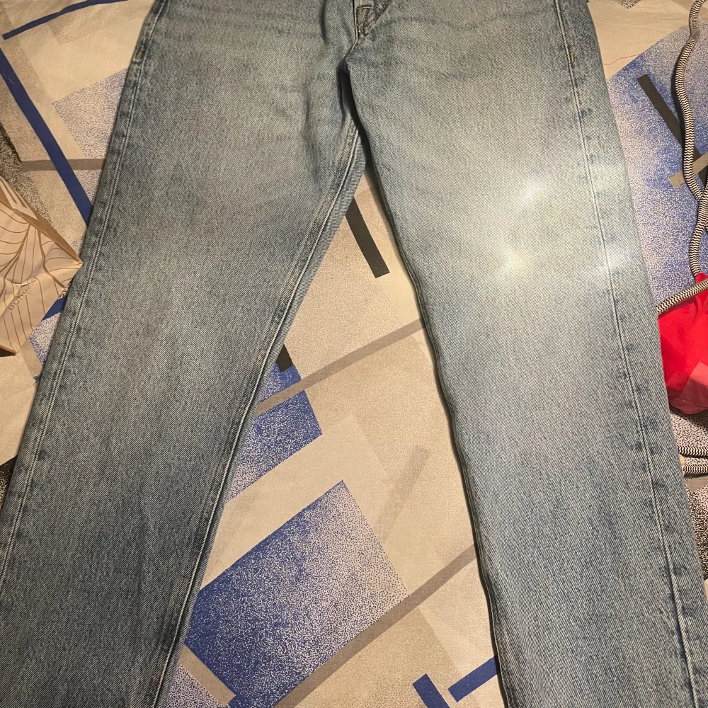 Blåa Jack & Jones jeans i fit Loose  Storlek: 27/30 Skick: 10/10. Jeans & Byxor.