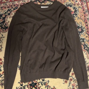 Grish tunn sweatshirt  - Grish sweatshirt perfekt för sommaren, är du stekare eller gammelfarfar eller bara jävligt soft är den perfekt för dig
