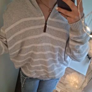 Tröja, brandy melville - Endast använd ett fåtal gånger😊 Skriv för mer bilder eller prisförslag!