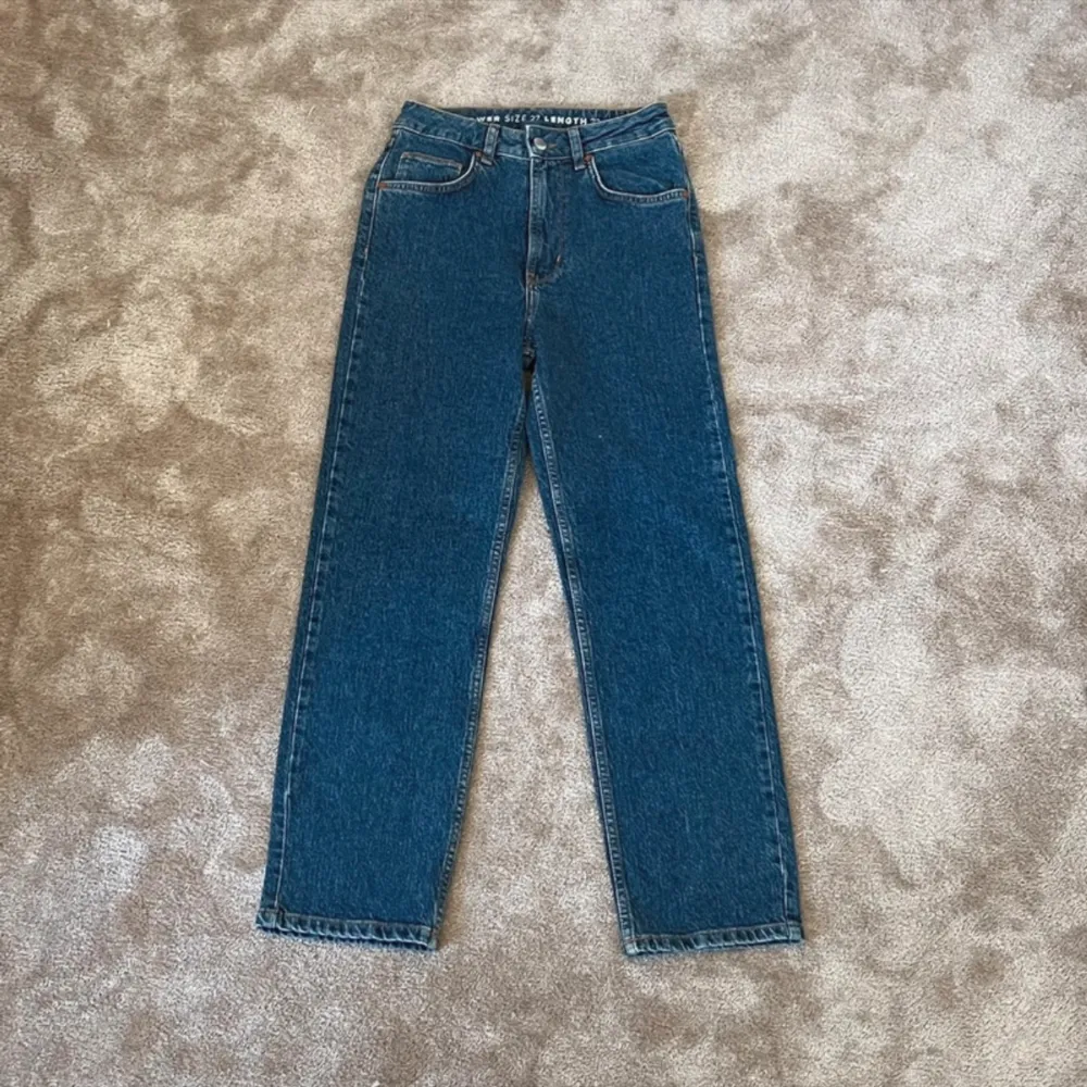 Jag säljer ett par Bik Bok jeans från Never Denim i storleken 27/32.  De är aldrig använda  och är därför i mycket bra skick.. Jeans & Byxor.