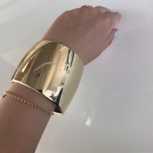 Snygg 🤩 armband.  - Förfina dig själv genom dina smycken du bör på! 😻