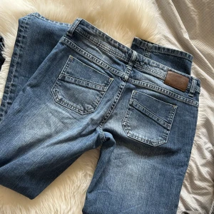Jeans - Blåa jeans från s.oliver som sitter bra på mig som är i storlek 36!!❤️‍🔥❤️‍🔥