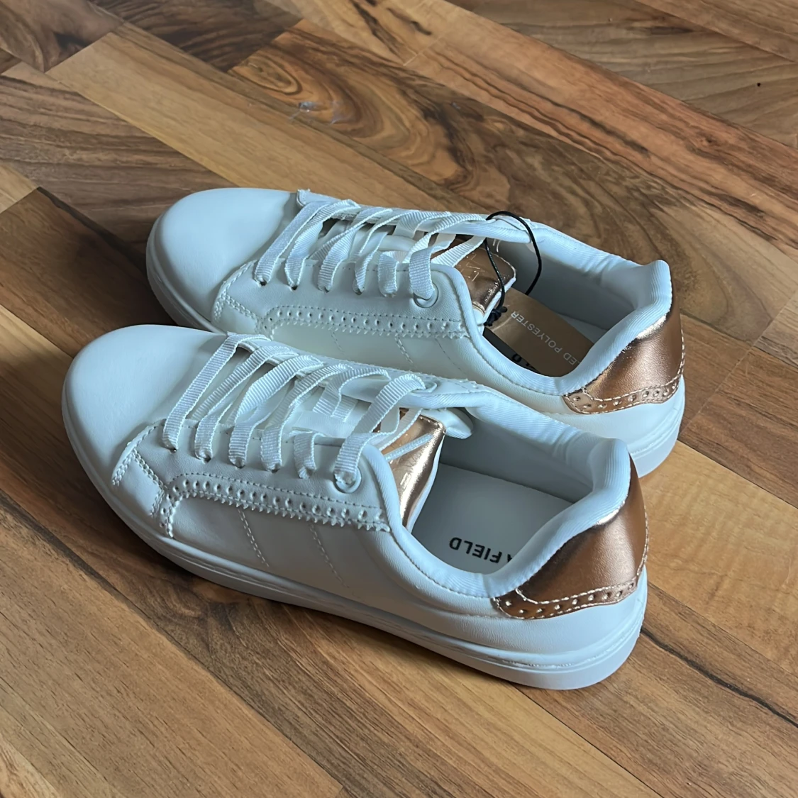 Vita Anna field skor strl 36