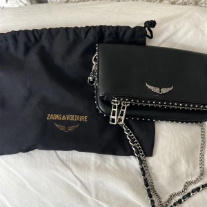 Zadig väska - Superfin Zadig väska i modellen rock nano studs. Bra skick, nypris 3295kr💕