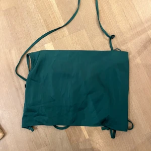 Festtopp - Knyter själv 