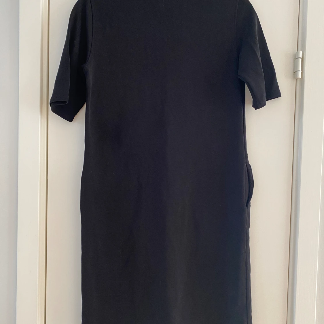 Svart klänning från Filippa K i strl S modell double face t-shirt dress i nyskick  - 90