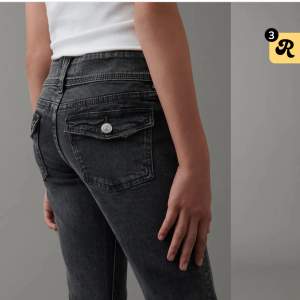 Säljer dessa Gina young jeans i storlek 158💓 dom är helt slut på hemsidan och säljer mina för att dom inte kommer till användning längre💓 kom privat för fler bilder!! 