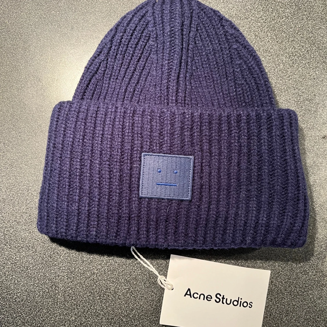 Acne Studios mössa