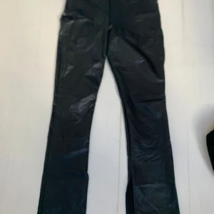 Byxor Nelly  - Använda en gång Storlek M och väldigt stretch i materialet 