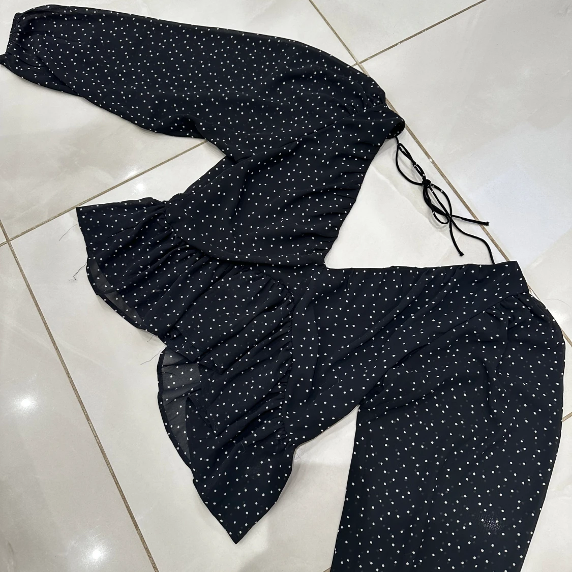 Prickmönstrad blus - 90