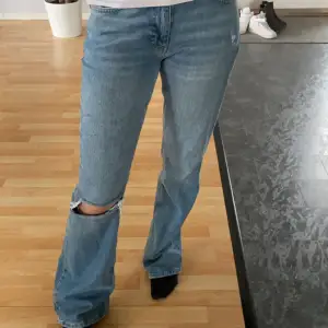 Högmidjade raka jeans från Gina 💕