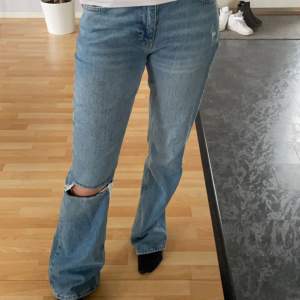 Högmidjade raka jeans från Gina 💕