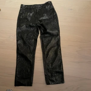 byxor only  - lack byxor från only. dem är i väldigt bra skick. 