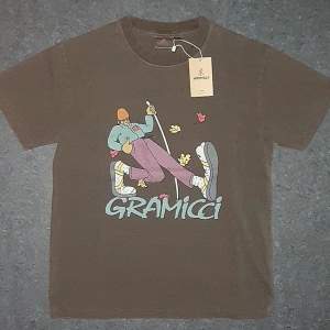 Grapic tee